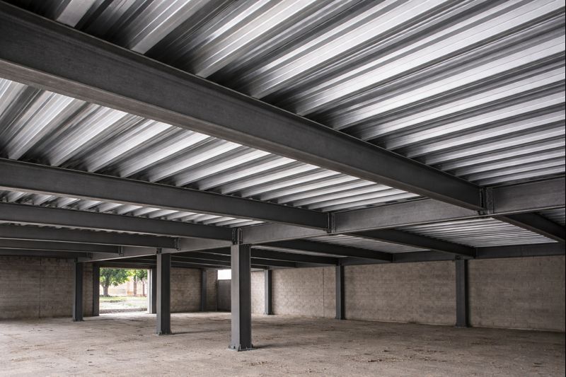 Применение профнастила Н60 — пример ограждения (заменить на нужное фото)