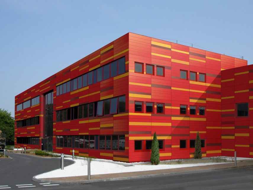 Производство и поставка профилированных линеарных панелей