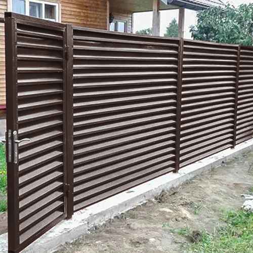 Стойки для ограждений — пример на объекте