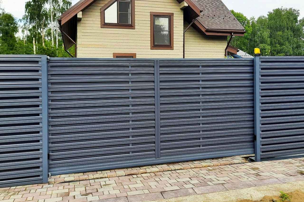 Стойки для заборов, калиток и ворот в СПб и ЛО