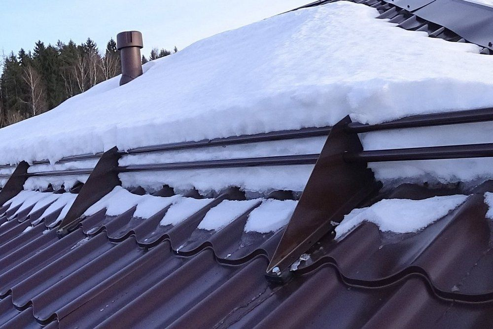 Снегозадержатели — пример установки